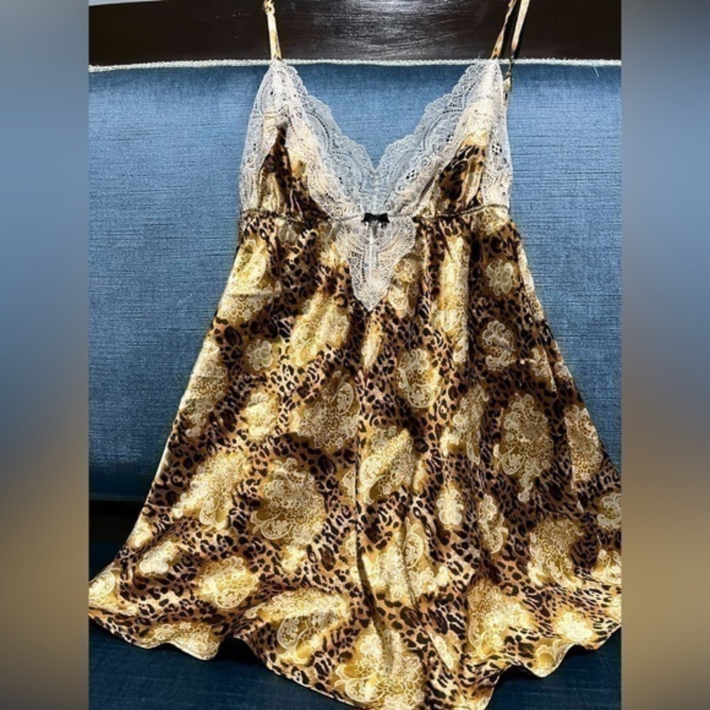 Victoria Secret baby doll lingerie sexy sparkle leopard print satin✨✨✨(T21)